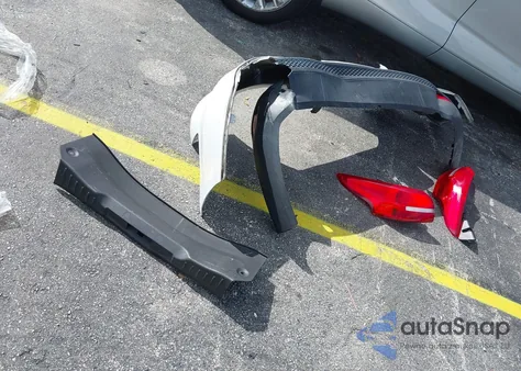 2018 Ford Focus Se z USA, uszkodzony, nr VIN 1FADP3F23JL294930